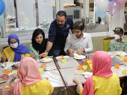 MAHAK children make sweets with their cancer-survivor friends