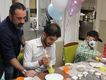 MAHAK children make sweets with their cancer-survivor friends