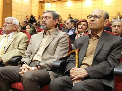 MAHAK Receives Awards from Professor Yalda Academic Foundation Award of ‘Outstanding Professor’ for Dr. Mardawig Alebouyeh, Member of MAHAK Board of Trustees