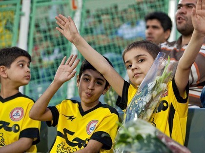 ابوالفضل و دوستانش در ورزشگاه آزادی