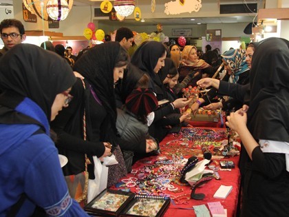 روز اول بازارچه هدایای نوروزی