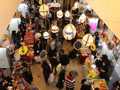روز اول بازارچه هدایای نوروزی