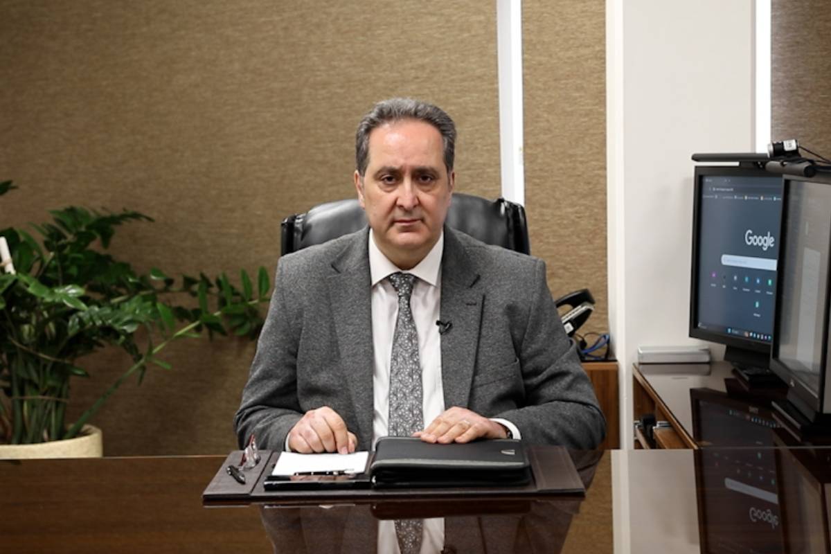 جناب آقای دکتر آراسب احمدیان مدیر عامل موسسه خیریه محک